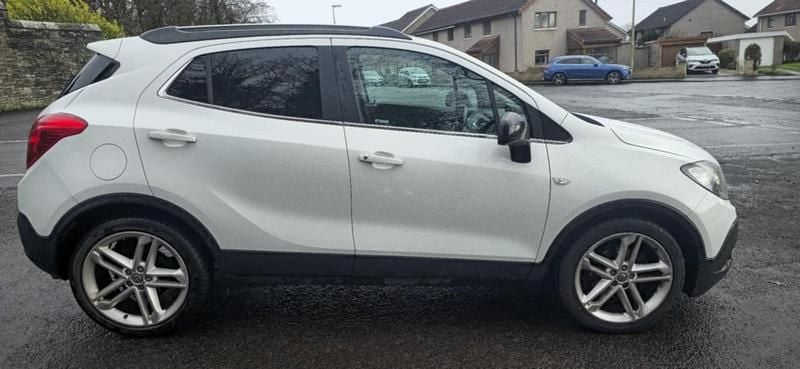 Second-hand Vauxhall Mokka Edition 140 CP (102 kW) 2016 Alb SUV