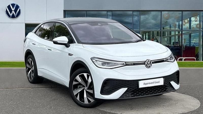 Glacier white metallic black Used 2023 VW ID.5 Pro Performance SUV | £26,186 (Fair price) - Image 1/4