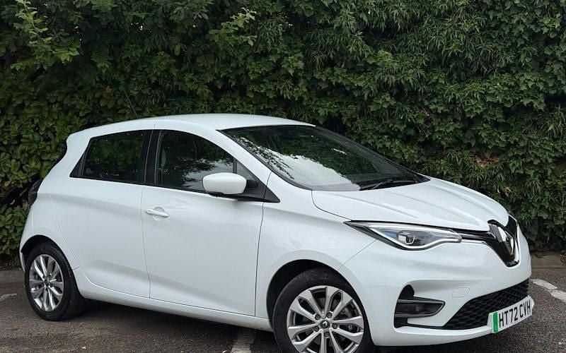 White Used 2022 Renault Rapid SE Hatchback | £10,095 (Fair price) - Image 1/4