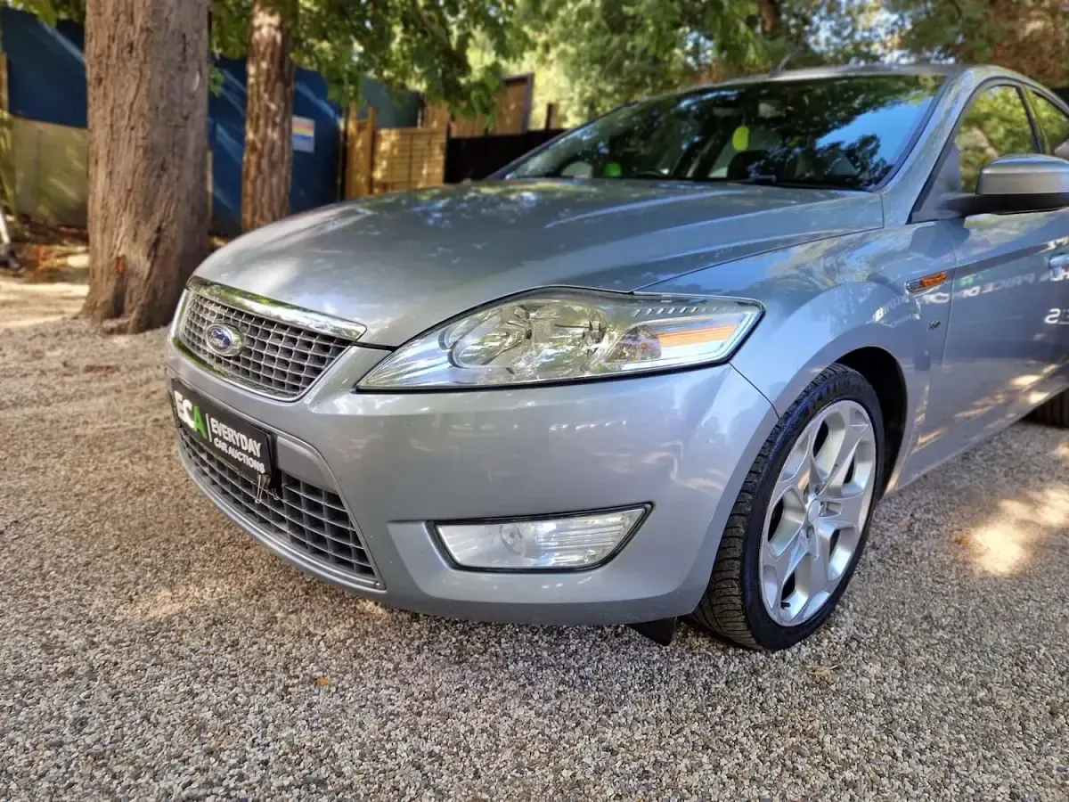 Used Ford Mondeo Titanium 138 HP (101 kW) 2008 Silver Hatchback