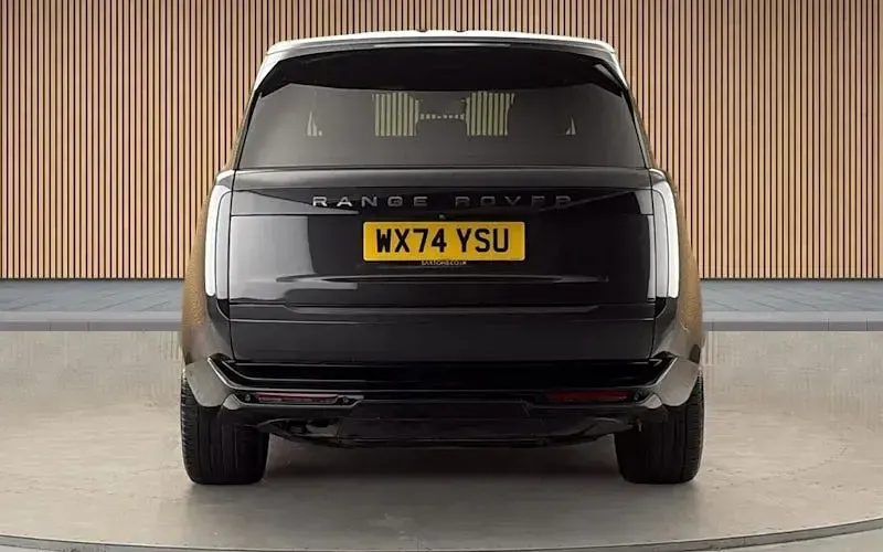 Used Land Rover Range Rover HSE 300 HP (220 kW) 2026 SUV
