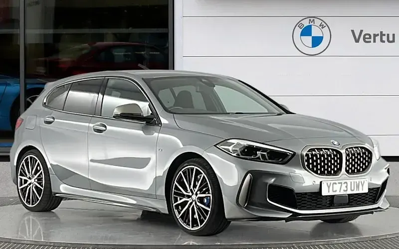 Usado BMW M135 Shadowline 306 HP (225 kW) 2023 Citadino