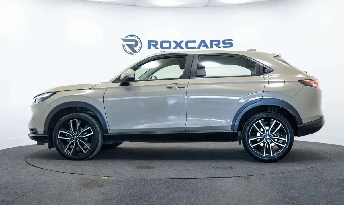 Used Honda HR-V Elegance 131 HP (96 kW) 2024 Beige SUV