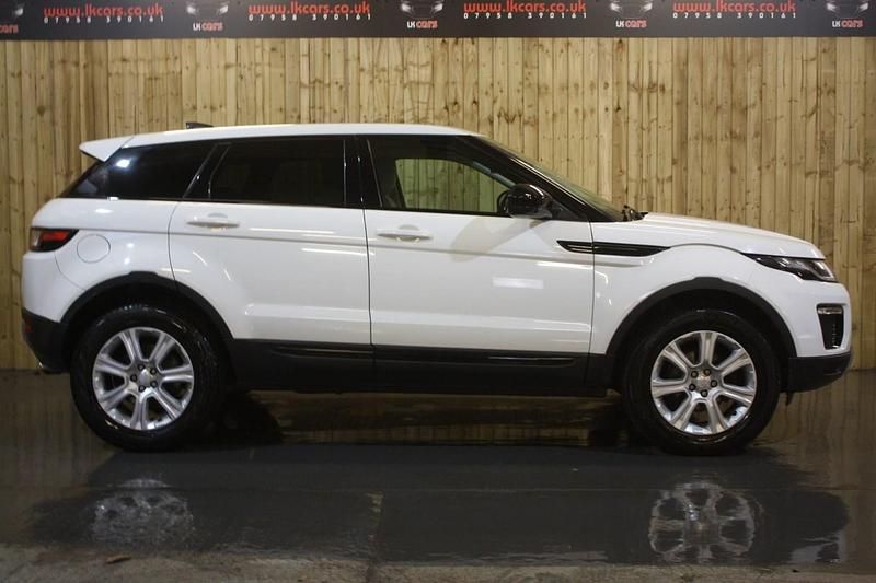 Used Land Rover Range Rover evoque SE 2018 White SUV