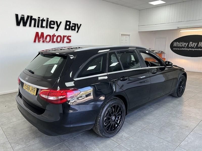 Used Mercedes C200 Executive 136 HP (100 kW) 2016 Black Estate