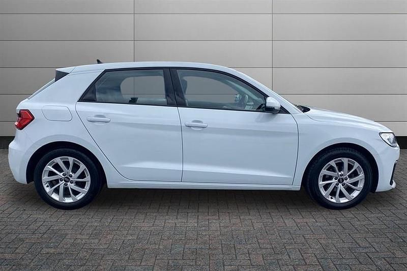 Used Audi A1 Sport 95 HP (69 kW) 2023 Glacier white SUV