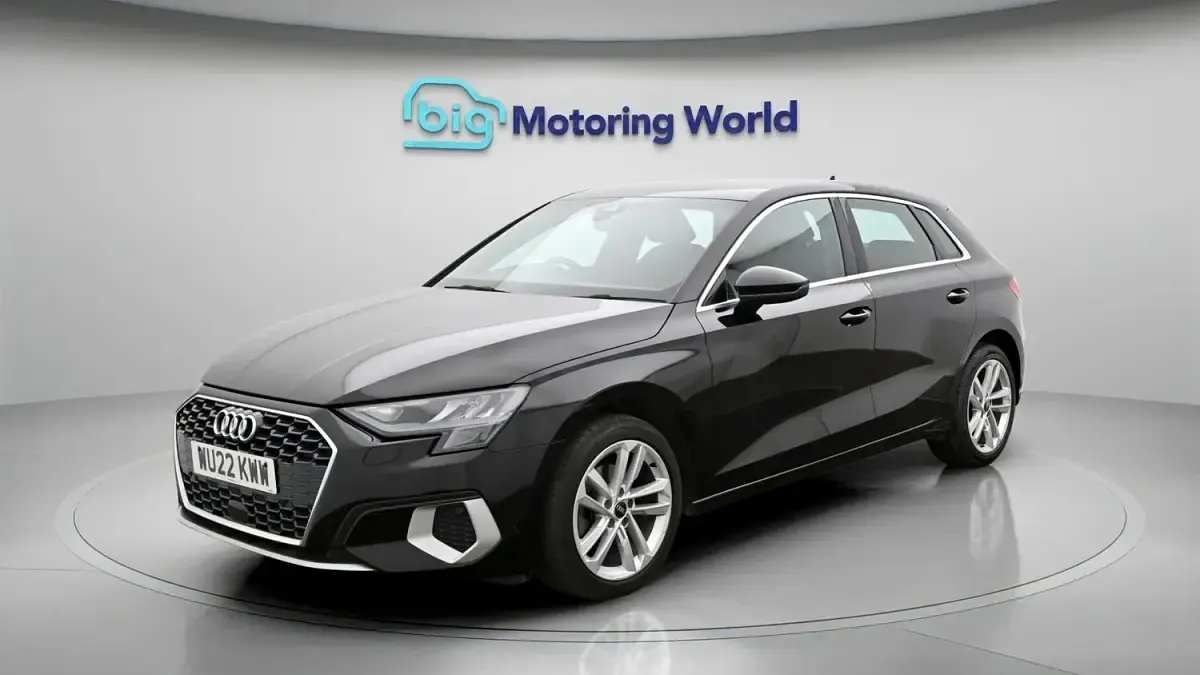 Begagnad Audi A3 Sportback Sport 2022 Svart Halvkombi