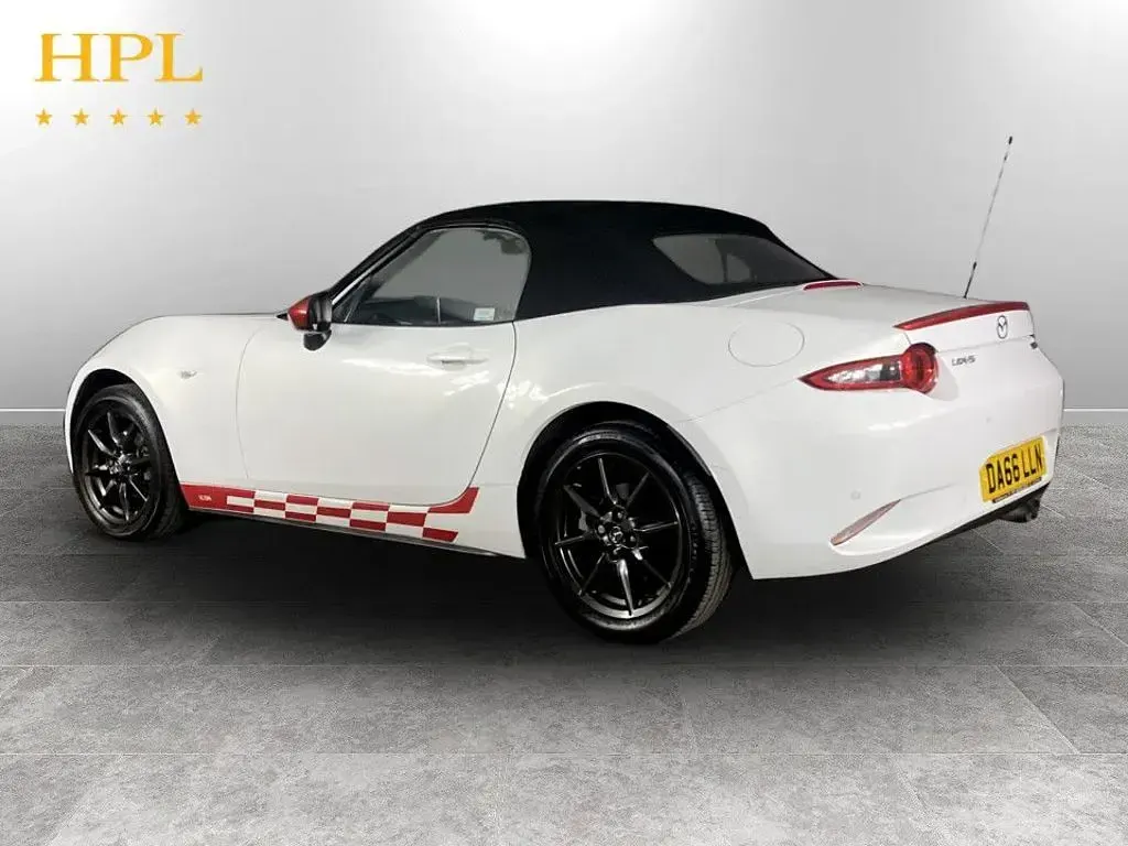 Used Mazda MX5 131 HP (96 kW) 2016 White Cabriolet