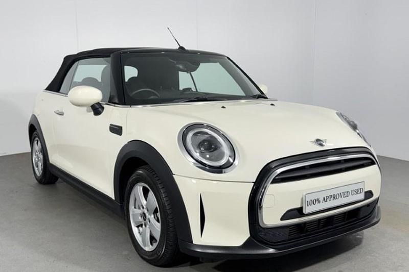 Used Mini Cooper Classic 134 HP (98 kW) 2022 White Hatchback