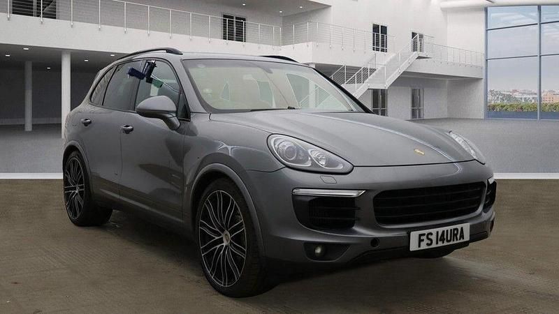 Grey Used 2016 Porsche Cayenne SUV | £20,990 (Good price) - Image 1/3
