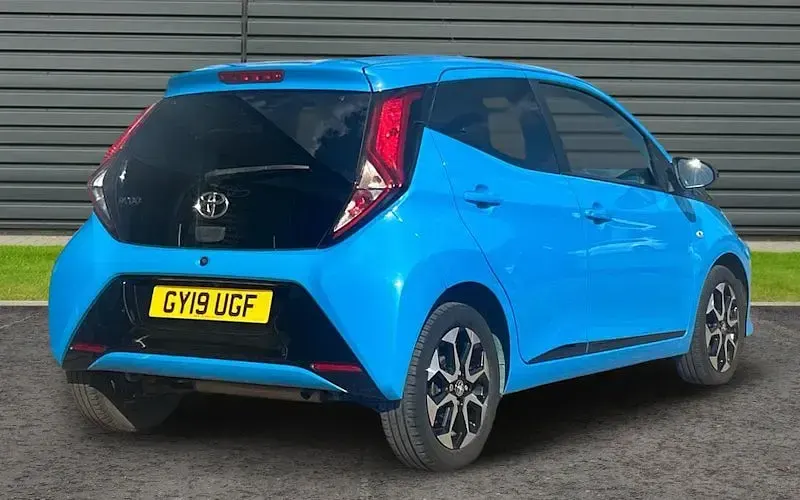 Used Toyota Aygo Trend 72 HP (52 kW) 2019 Blue Hatchback