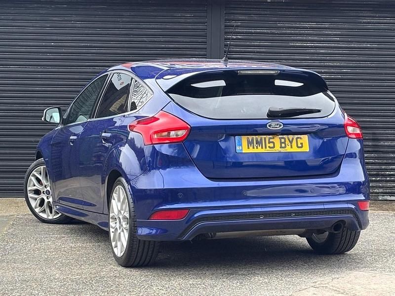 Used Ford Focus Zetec 2015 Blue Hatchback