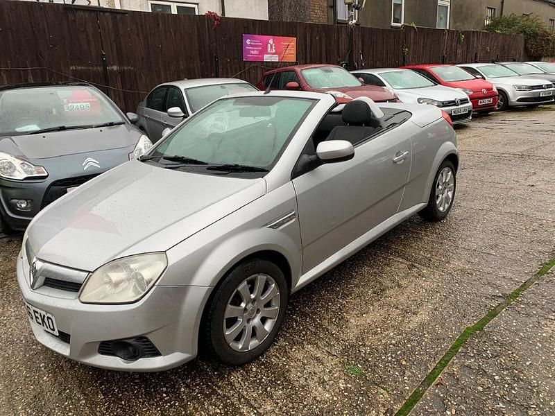 Silver Used 2006 Vauxhall Tigra Cabriolet | £1,995 (Expensive) - Image 1/4