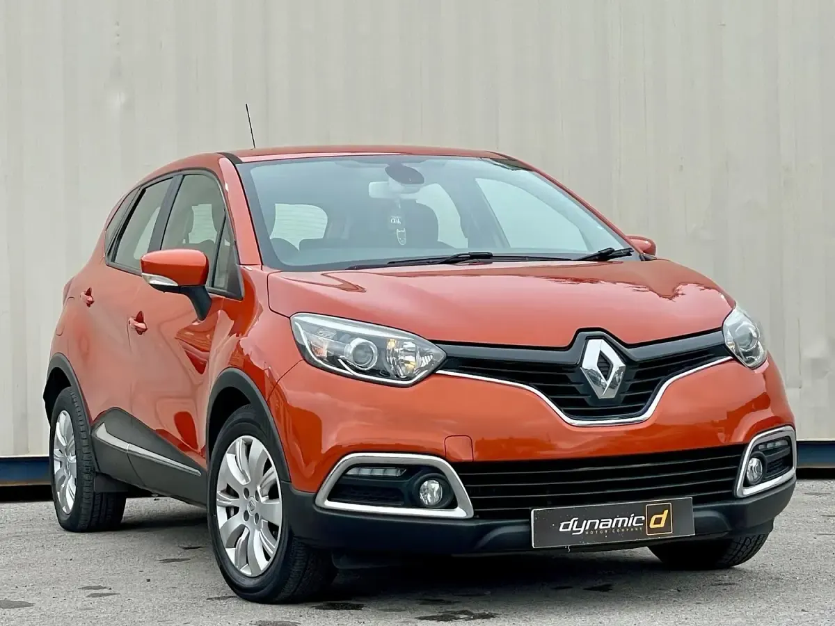 Used Renault Captur Expression+ 90 HP (66 kW) 2013 Orange SUV
