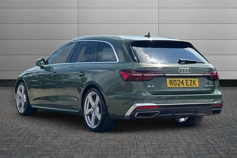 Used Audi A4 S-Line 204 HP (150 kW) 2024 District green Estate