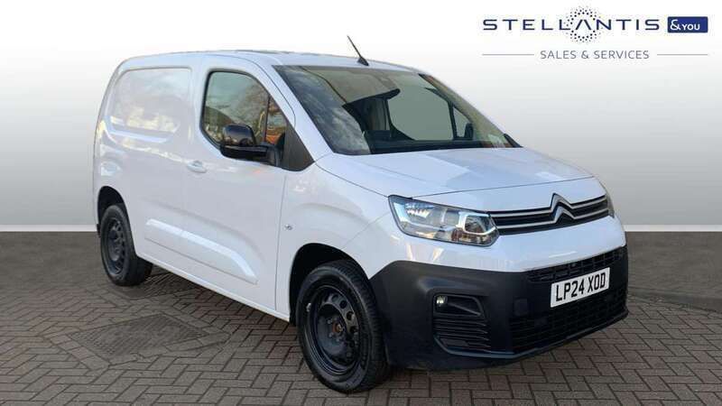 White Used 2024 Citroën Berlingo MPV | £17,048 (Good price) - Image 1/4