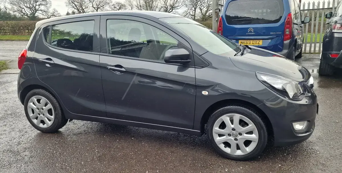 Used Vauxhall Viva 75 HP (55 kW) 2016 Grey Hatchback