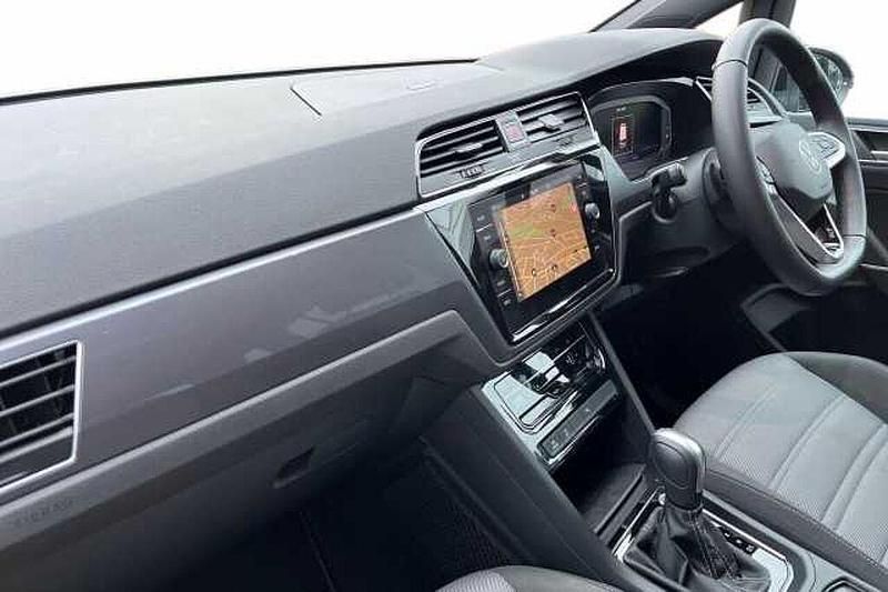 Used VW Touran R-line 150 HP (110 kW) 2025 Dolphin grey MPV
