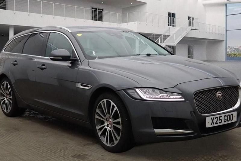 Used Jaguar XF Sportbrake Portfolio 240 HP (176 kW) 2018 Grey Estate