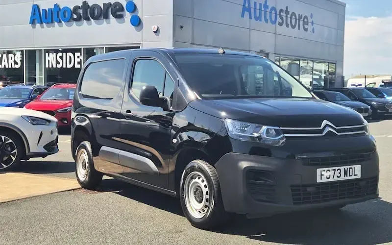 Used Citroën Berlingo 102 HP (75 kW) 2023 MPV