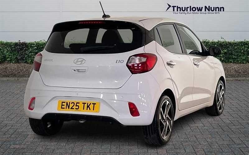 Used Hyundai i10 Premium 79 HP (58 kW) 2025 White Hatchback