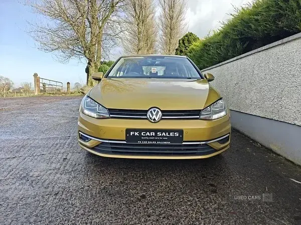 Second-hand VW Golf VII SE 115 CP (84 kW) 2018 Galben Hatchback