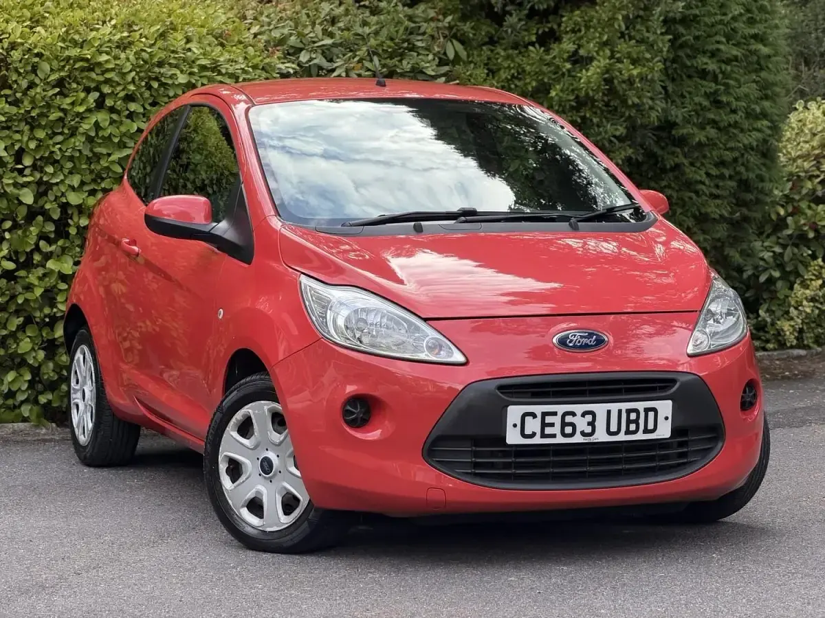 Used Ford Ka 69 HP (50 kW) 2013 Red Hatchback