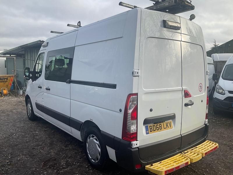 Used Vauxhall Movano 130 HP (95 kW) 2018 White MPV