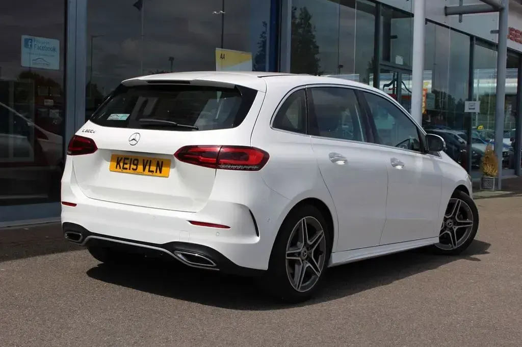Used Mercedes B200 AMG line 150 HP (110 kW) 2019 White Hatchback