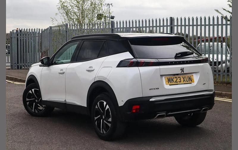 Used Peugeot 2008 GT 129 HP (94 kW) 2023 White SUV