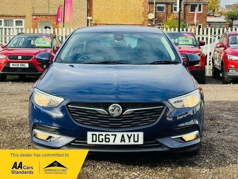 Used Vauxhall Insignia SRi 2017 Blue Hatchback