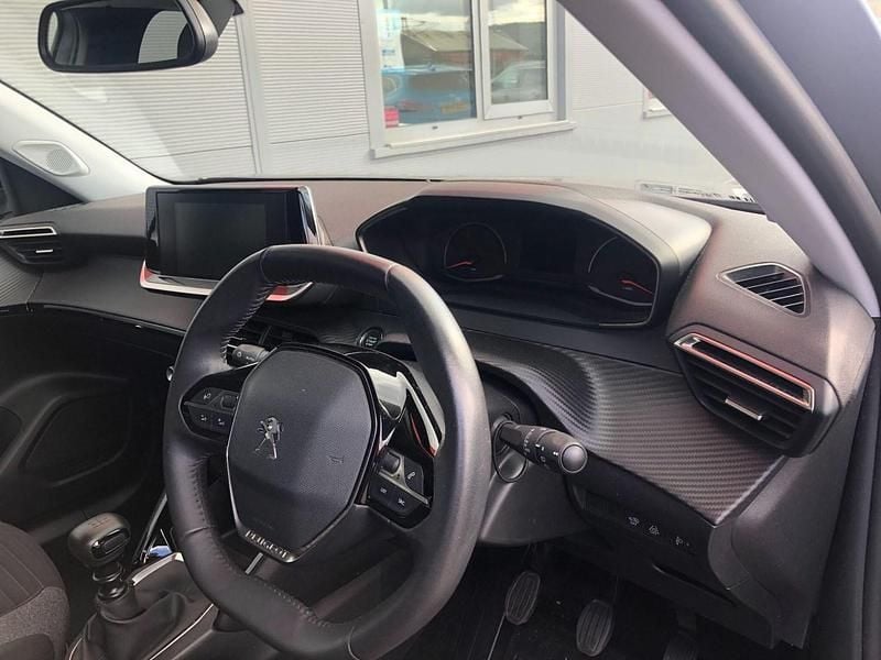 Begagnad Peugeot 2008 Active+ 100 HK (73 kW) 2022 Grå SUV
