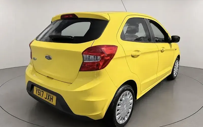 Used Ford Ka Plus Studio 70 HP (51 kW) 2017 Yellow Hatchback