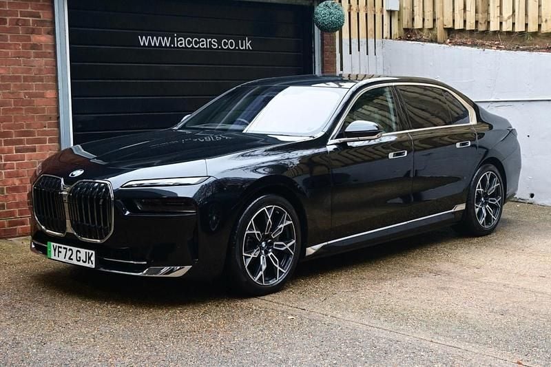 Black Used 2022 BMW i7 Sedan | £68,995 (Expensive) - Image 1/4