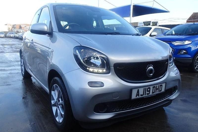 Used Smart ForFour Passion 71 HP (52 kW) 2019 Silver Hatchback