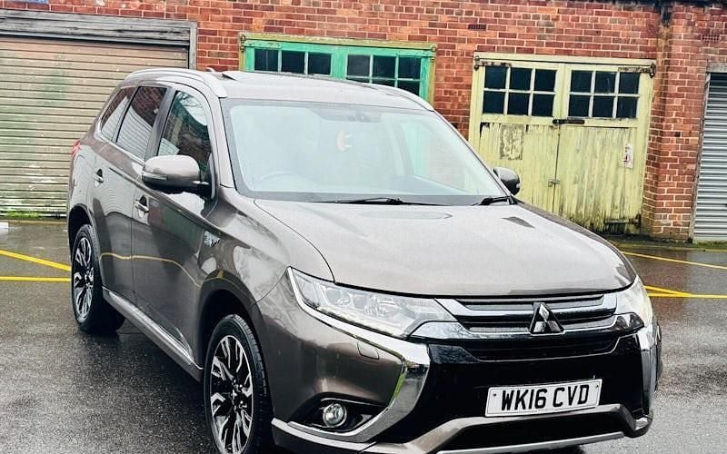 Used Mitsubishi Outlander P-HEV 203 HP (149 kW) 2016 Estate