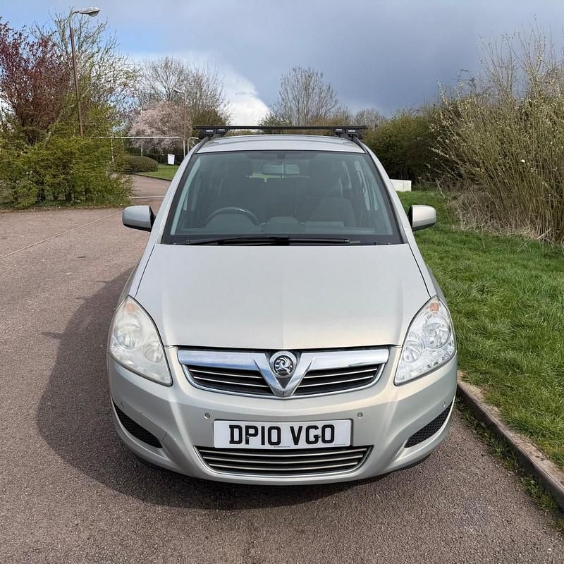 Used Vauxhall Zafira 120 HP (88 kW) 2010 Silver MPV