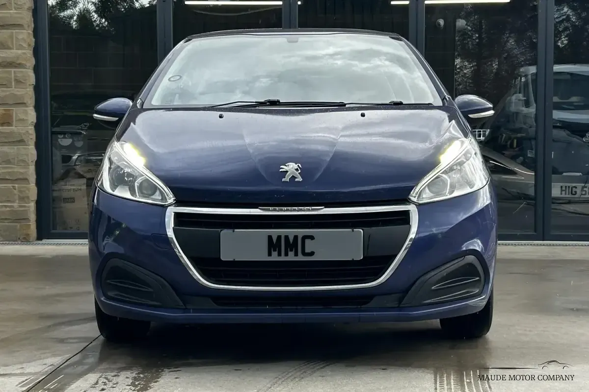 Used Peugeot 208 Active 75 HP (55 kW) 2016 Blue Hatchback