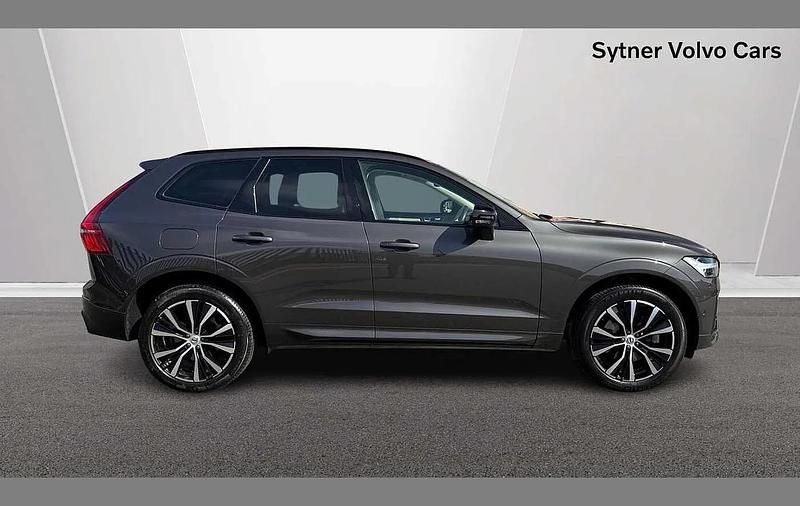 Usado Volvo XC60 Plus 250 HP (183 kW) 2024 Cinzento SUV