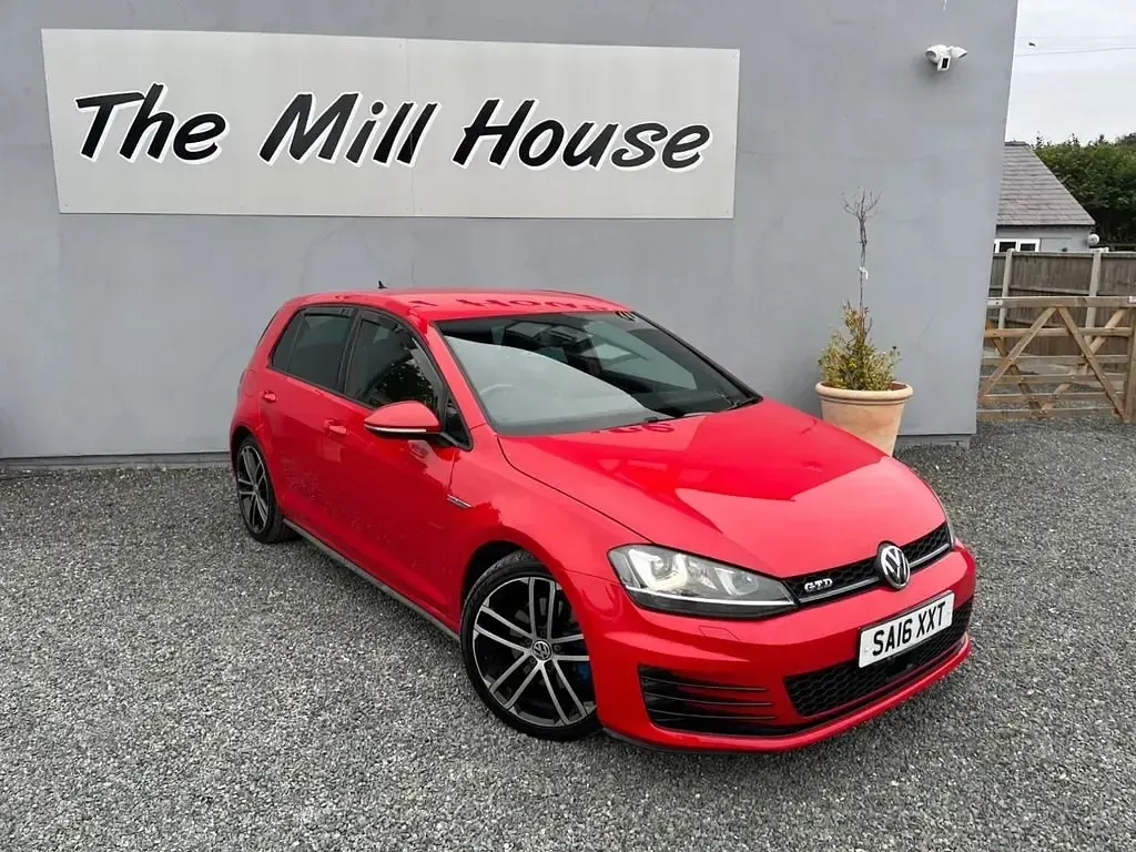 Begagnad VW Golf VII GTD 2016 Röd Halvkombi