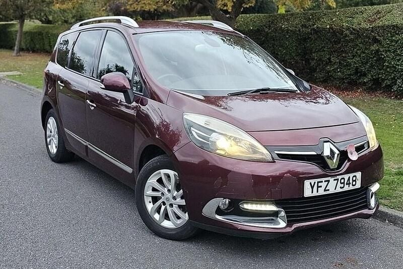 Red Used 2015 Renault Grand Scénic III Dynamique MPV | £4,990 (Fair price) - Image 1/1