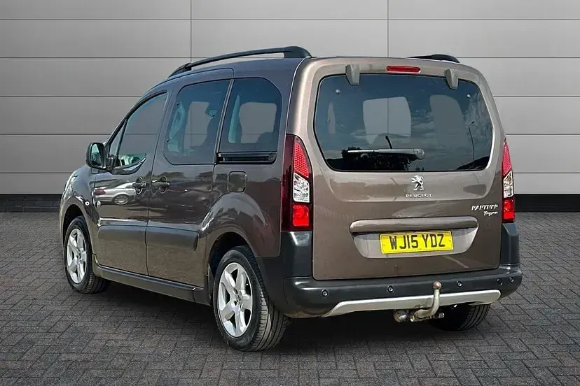 Used Peugeot Partner Tepee Outdoor 115 HP (84 kW) 2015 Brown MPV