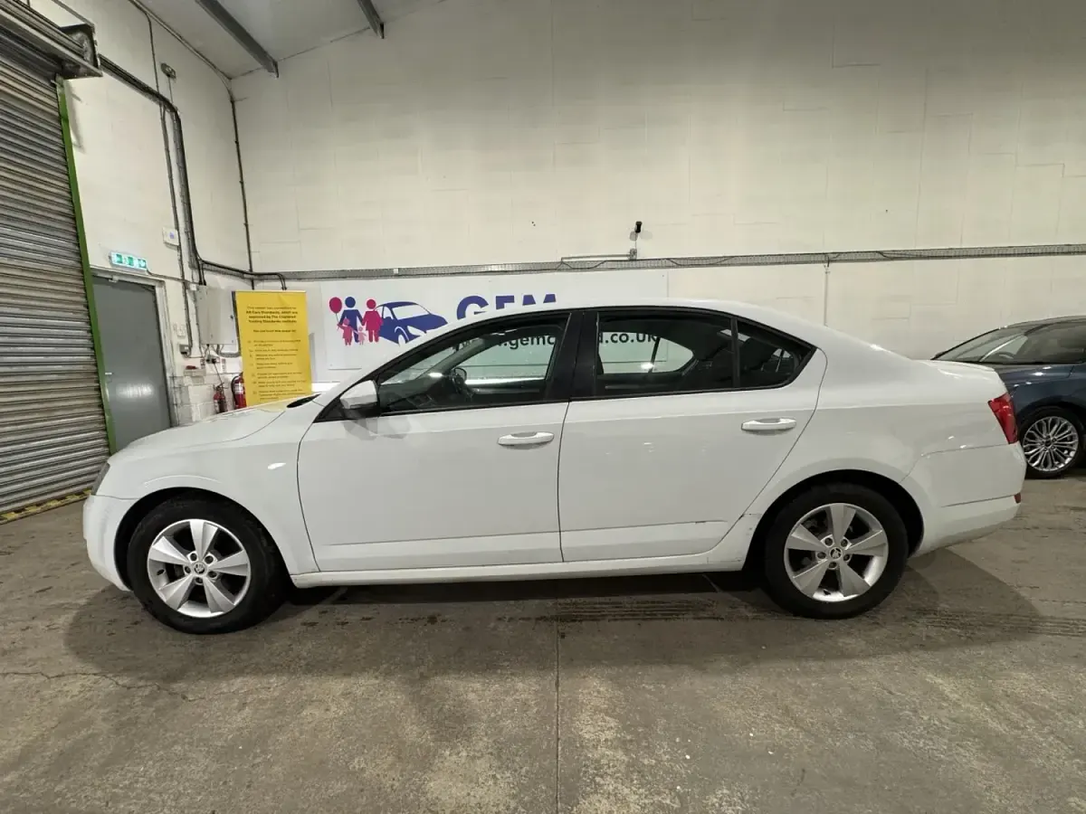 Używany Skoda Octavia GreenLine 2015 Biały Kombi