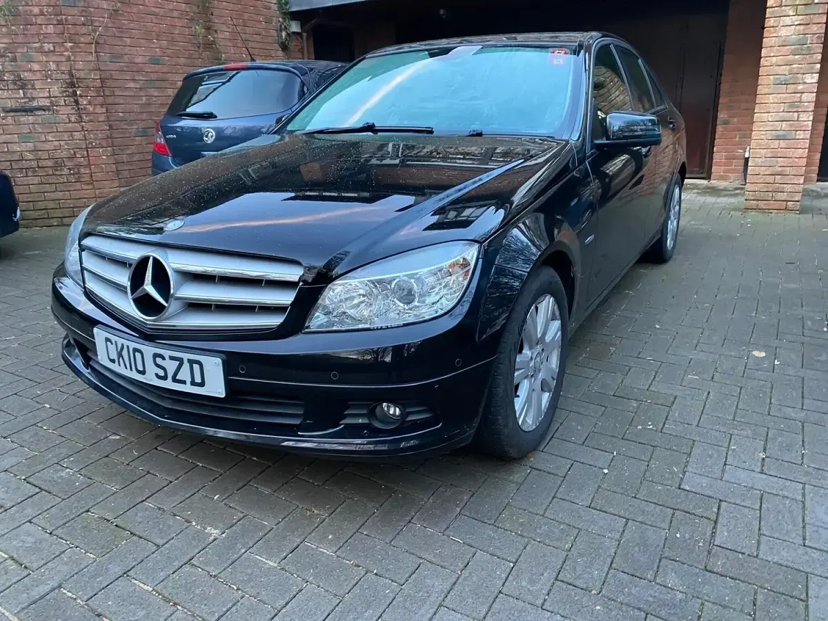 Used Mercedes C180 Executive 156 HP (114 kW) 2010 Black Sedan