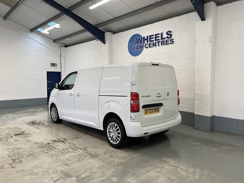 Used Vauxhall Vivaro S 100 HP (73 kW) 2023 White MPV