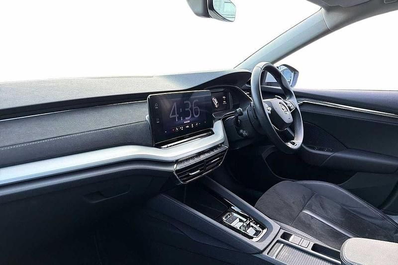 Used Skoda Octavia SE L 110 HP (80 kW) 2024 Moon white metallic Estate