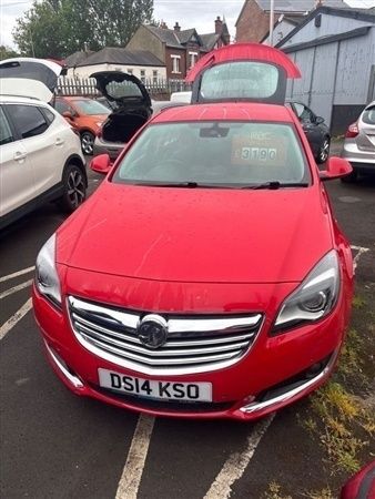 Red Used 2014 Vauxhall Insignia Elite Hatchback | £2,590 (A bit pricey) - Image 1/1