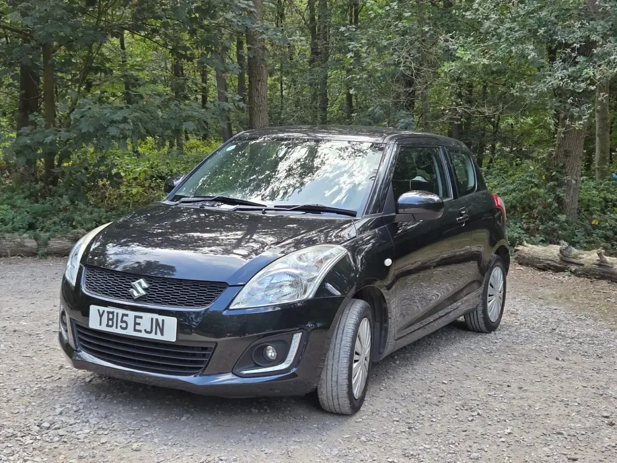 Used Suzuki Swift 94 HP (69 kW) 2015 Black Hatchback