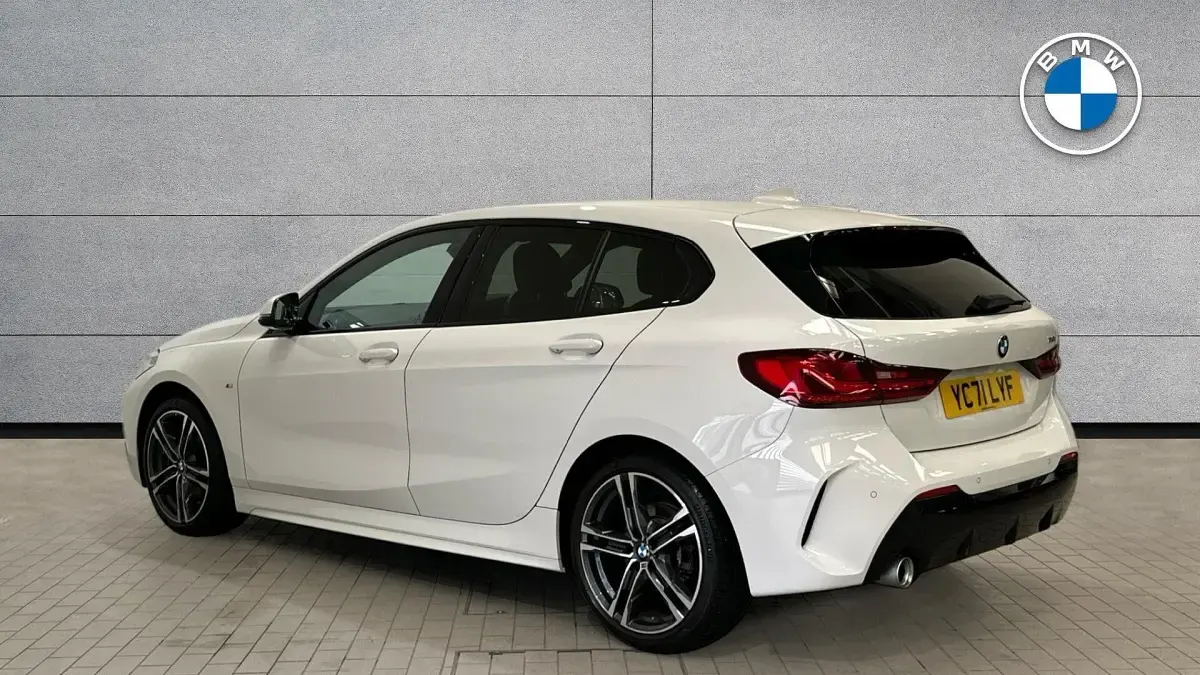 Used BMW 118 M Sport 134 HP (98 kW) 2021 White Hatchback