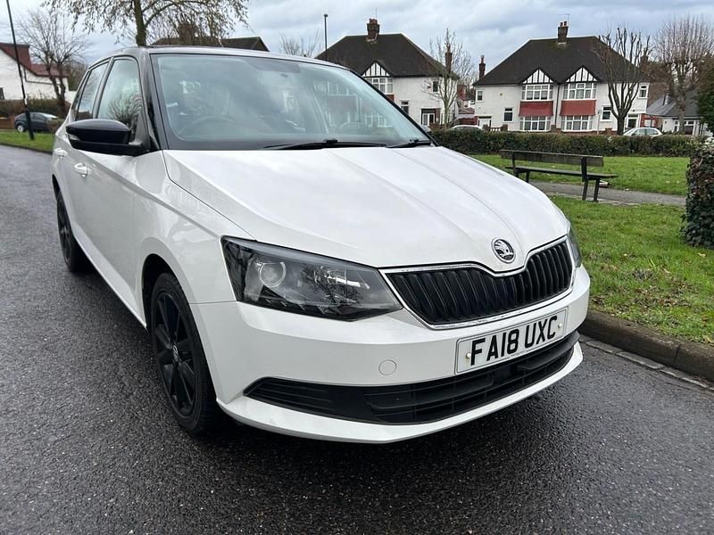 Used Skoda Fabia Colour Edition 95 HP (69 kW) 2018 White Hatchback